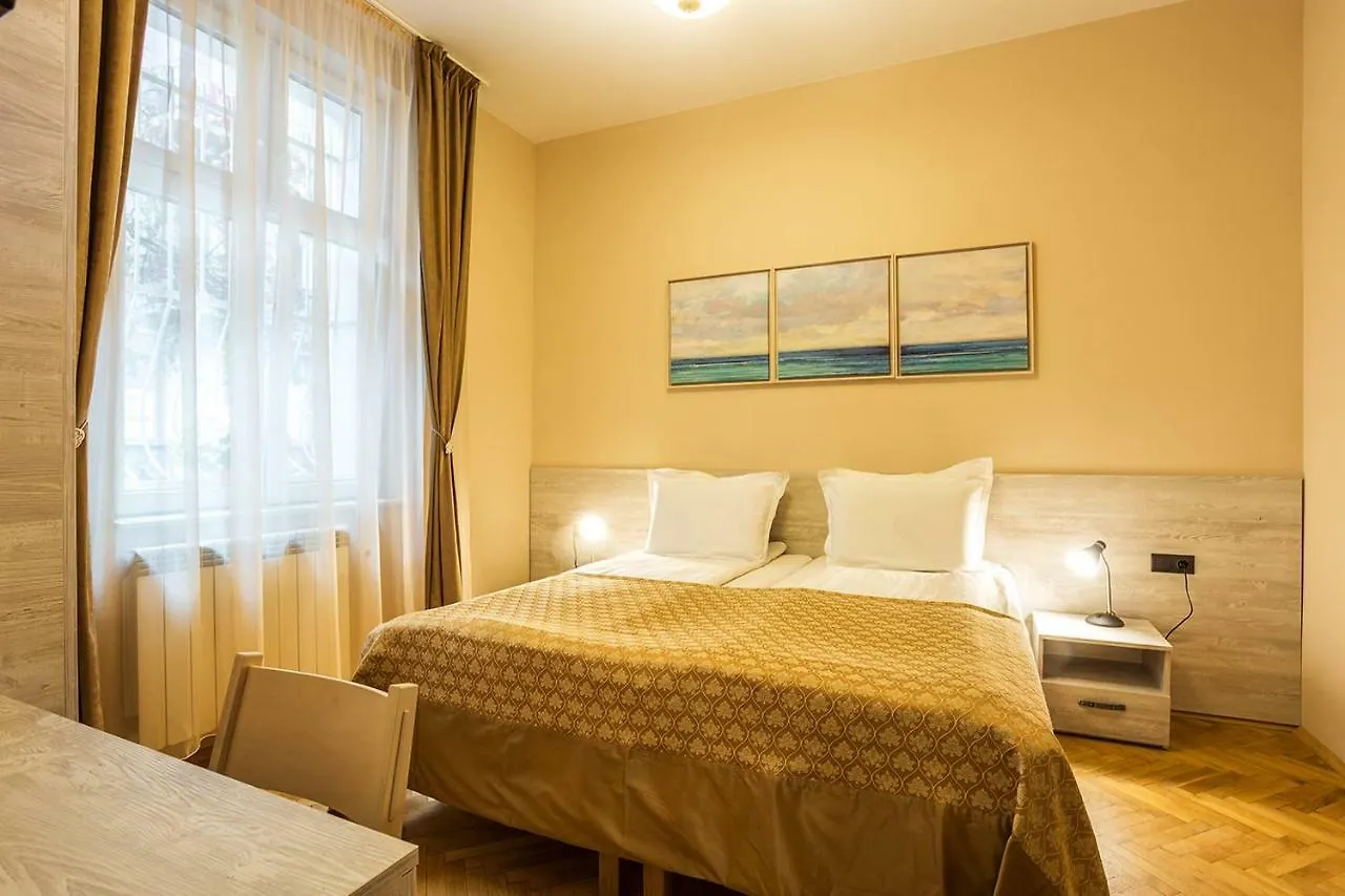 Sofia Place Hotel By Hmg