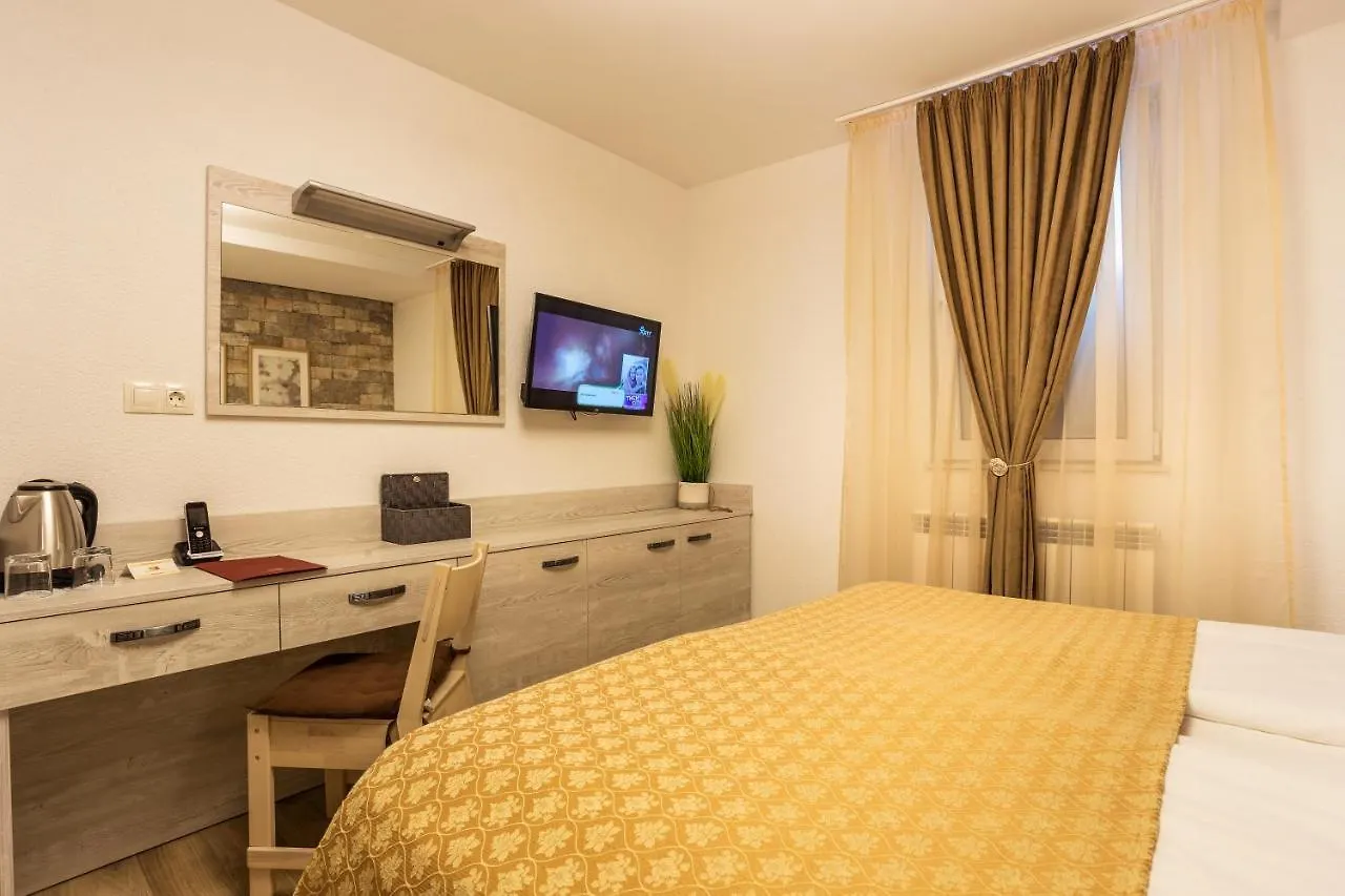 Sofia Place Hotel By Hmg