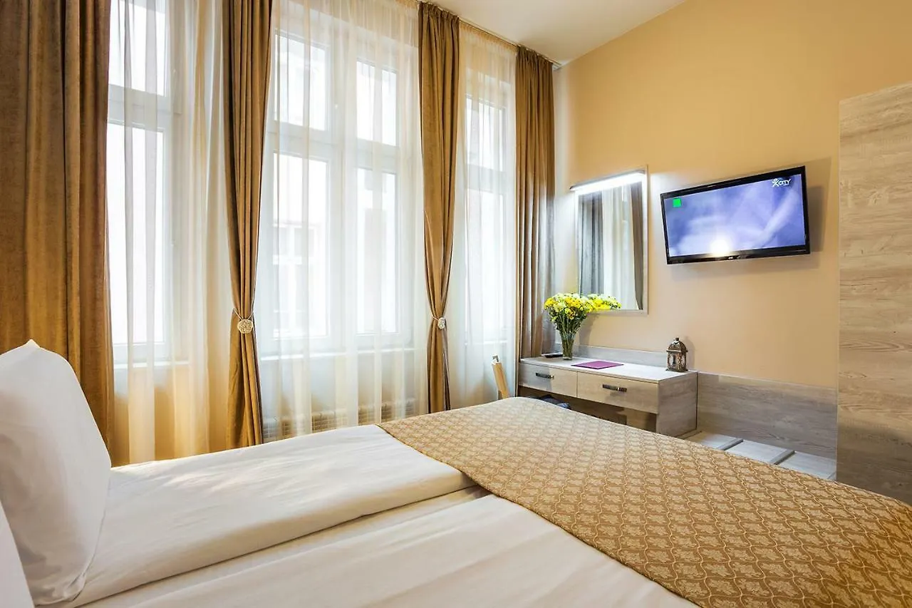 Sofia Place Hotel By Hmg