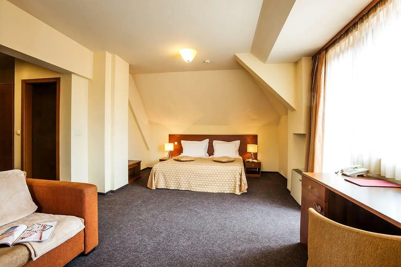Sofia Place Hotel By Hmg