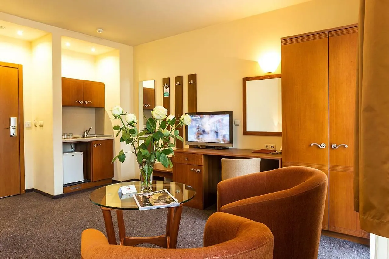 Sofia Place Hotel By Hmg