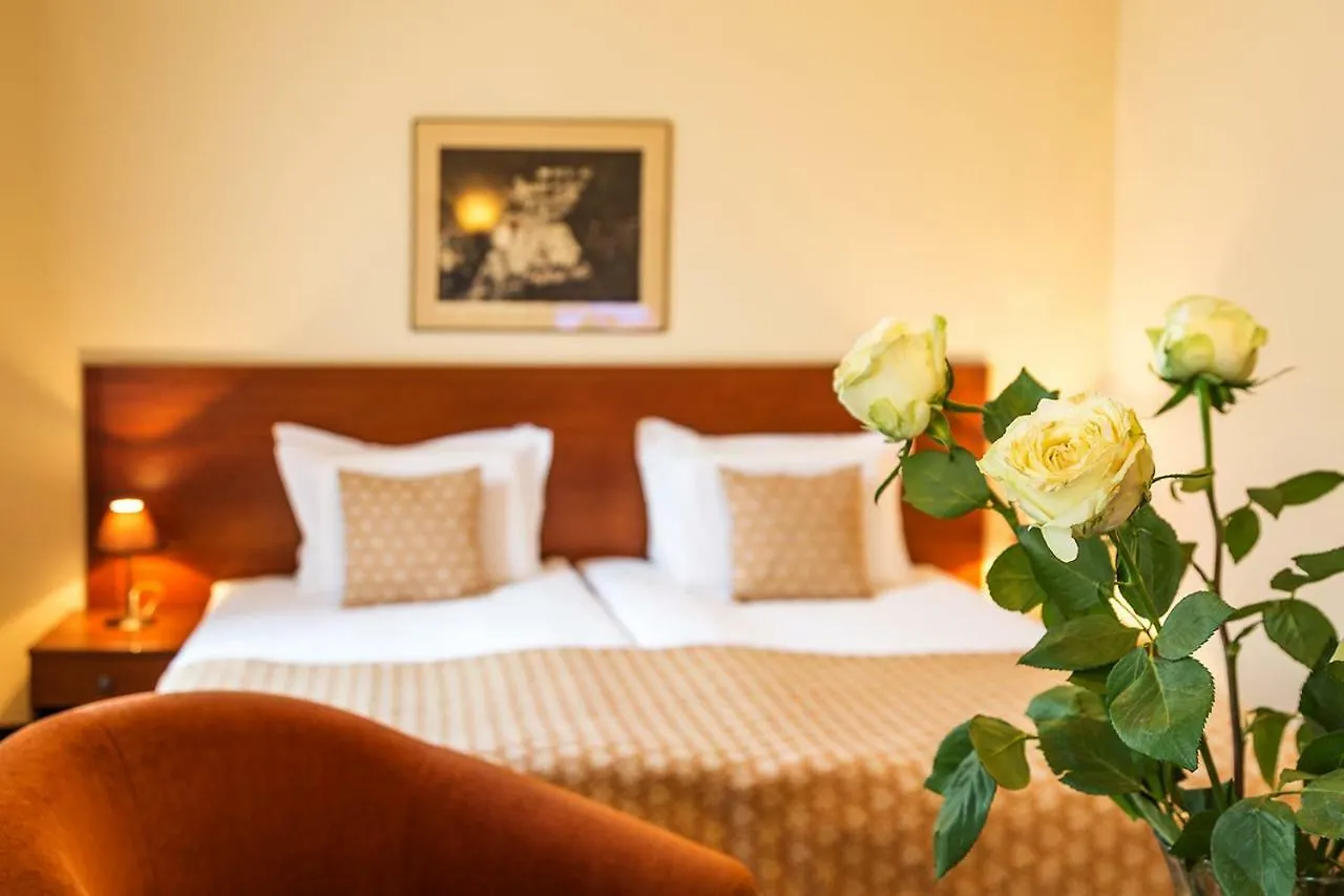 Sofia Place Hotel By Hmg