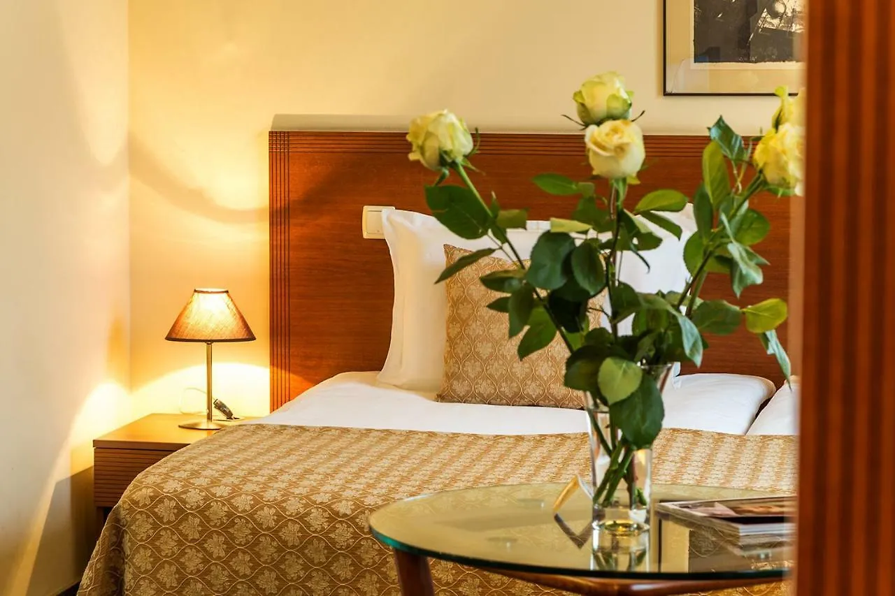Sofia Place Hotel By Hmg