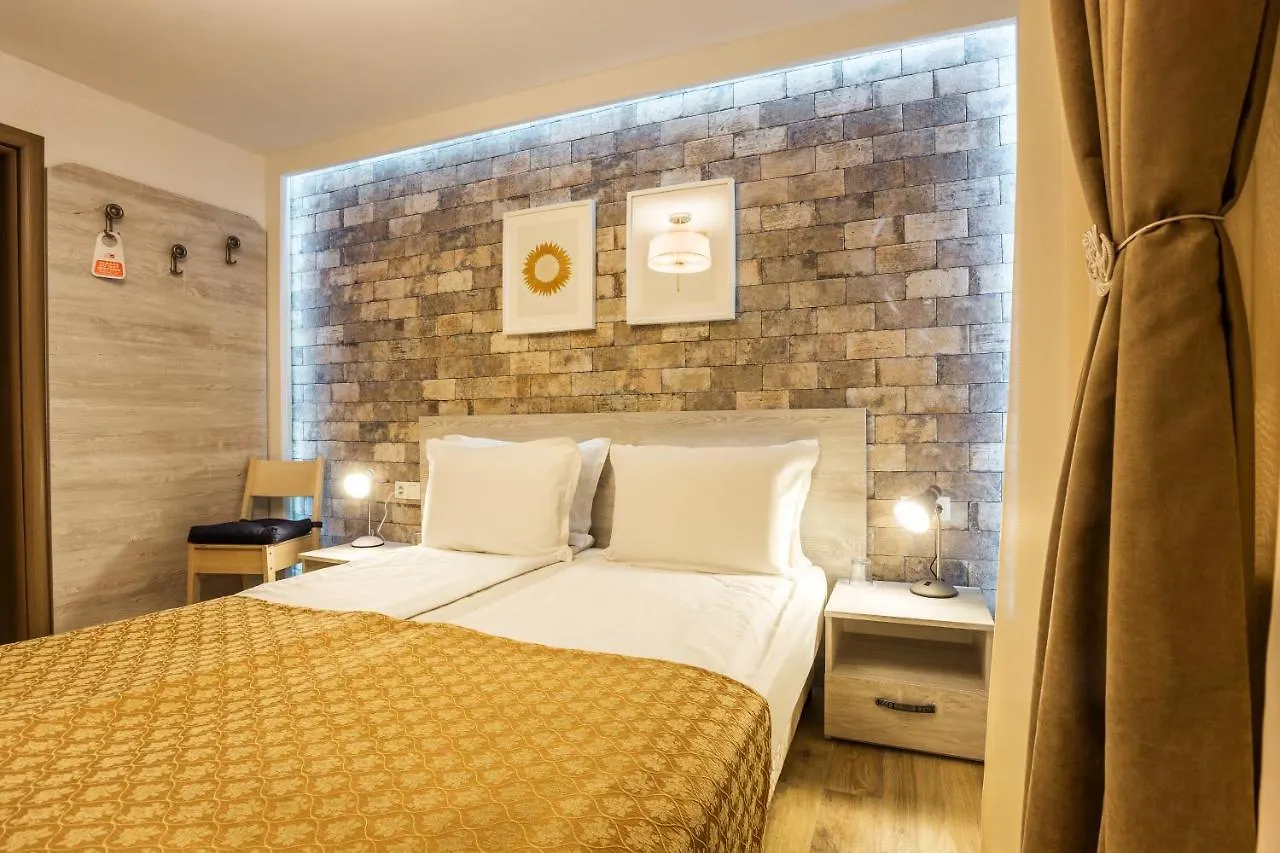 Sofia Place Hotel By Hmg 3*,