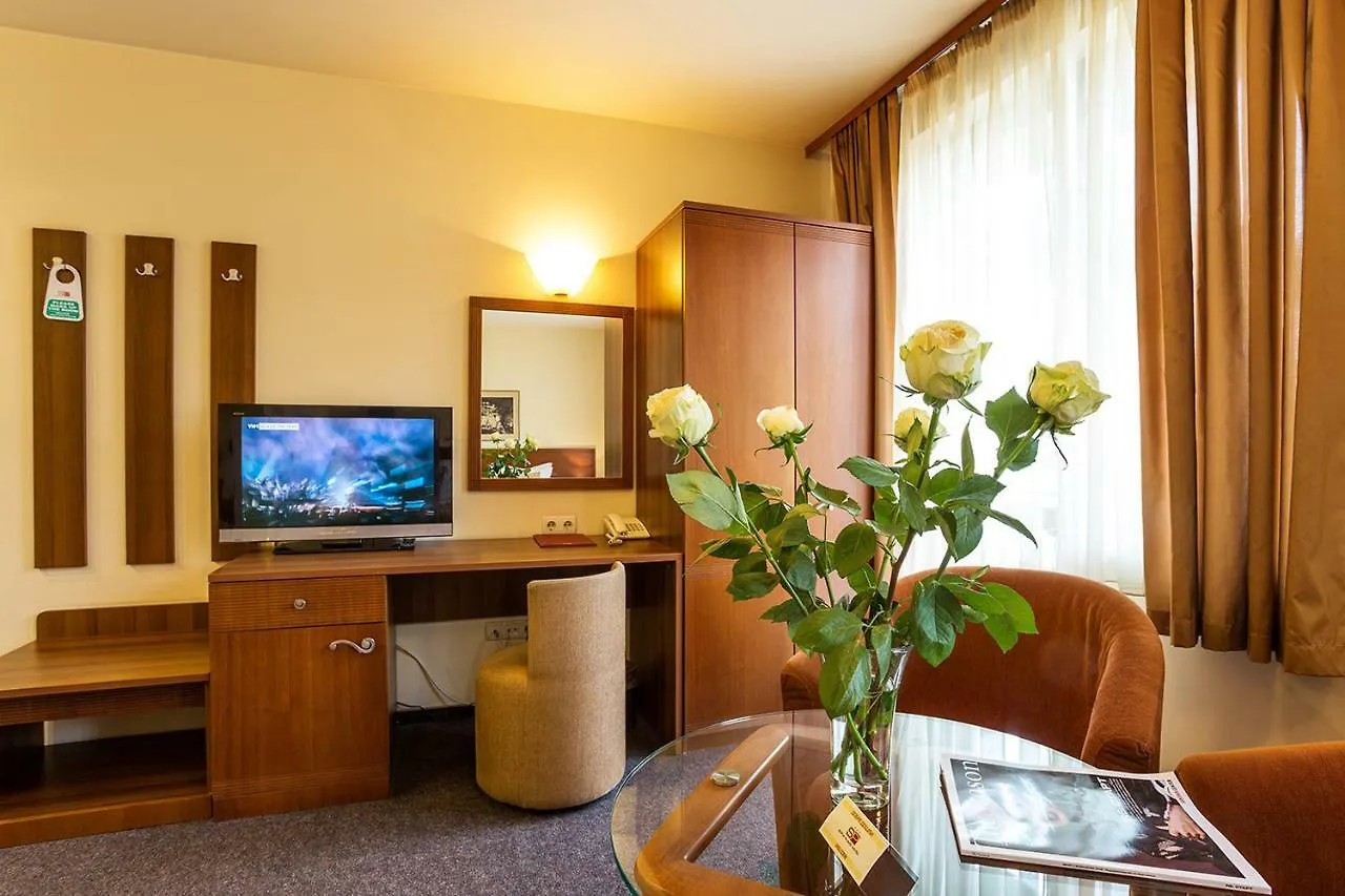Sofia Place Hotel By Hmg